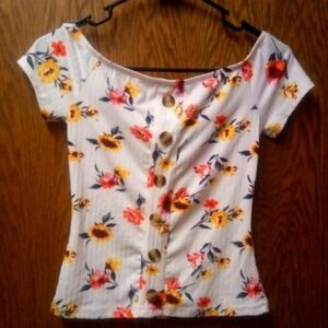 Rue21 White Floral Button-Up Blouse